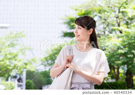Business woman 40540334