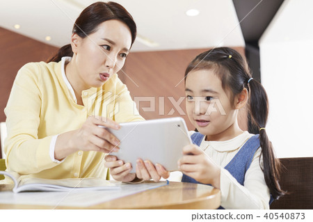 Life, Family, Mother, Daughter 40540873