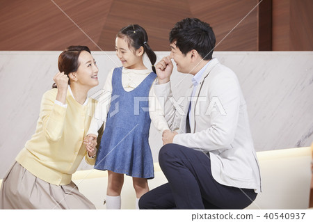 生活，家庭，爸爸，媽媽，女兒 40540937