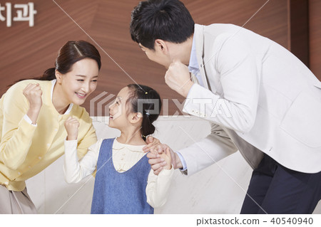 生活，家庭，爸爸，媽媽，女兒 40540940