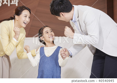 生活,家庭,爸爸,媽媽,女兒 生活,家庭,爸爸,媽媽,女兒 40540945