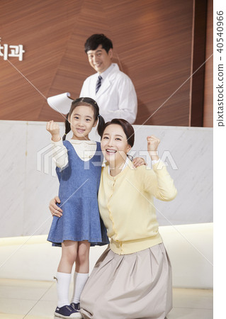 醫院，醫生，母親，女兒 40540966