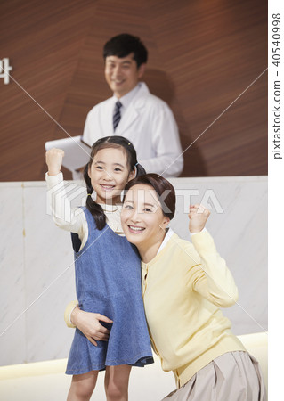 醫院，醫生，母親，女兒 40540998
