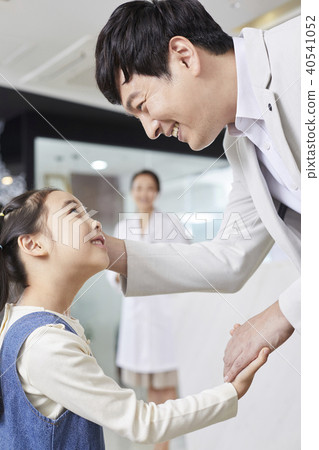 醫院，醫生，爸爸，女兒 40541052