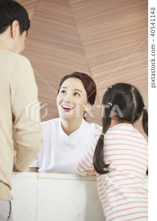 醫院，護士，爸爸，女兒 40541148