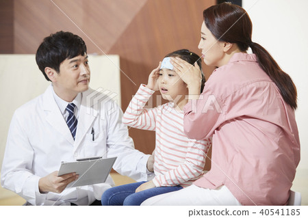 Hospitals, doctors, mothers, daughters 40541185