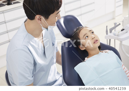 Hospital, doctor, patient, girl Hospital, doctor, patient, girl 40541239