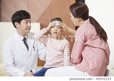 醫院,醫生,母親,女兒 醫院,醫生,母親,女兒 40541253