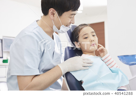 Hospital, doctor, patient, girl Hospital, doctor, patient, girl 40541288