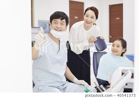 Hospitals, doctors, mothers, daughters 40541373