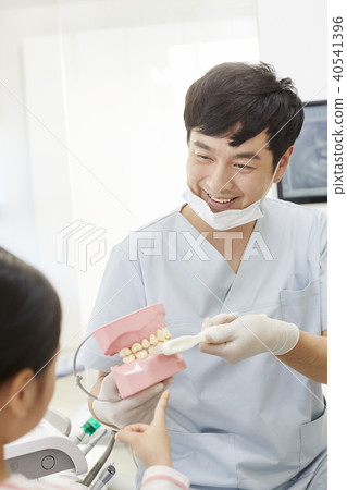 Hospital, doctor, girl 40541396