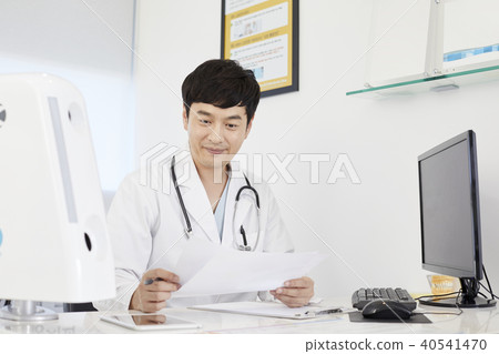 Hospital, doctor 40541470