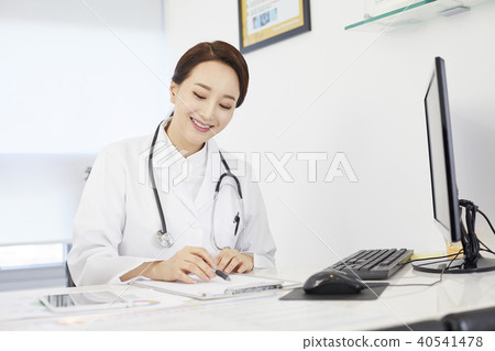 Hospital, doctor 40541478