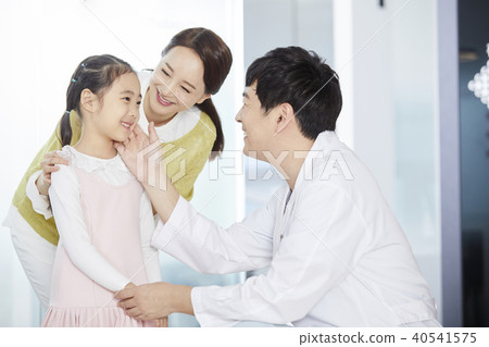 醫院，醫生，母親，女兒 40541575