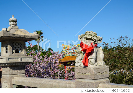 Takebayashi San-Ron-ji Temple, Shinbei Kouka, Shishiko (Teioh Guardian) 40541662
