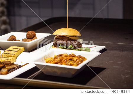 Home made hamburger with lettuce and cheese 40549384