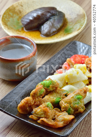 Sake bowl Tavern food 40552774