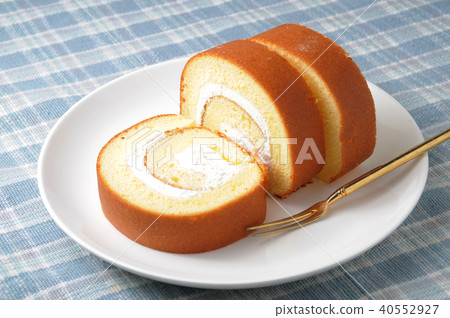 Roll cake  40552927