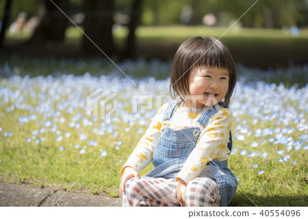 微笑的嬰兒 微笑的嬰兒 40554096