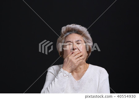 亞洲的面部表情，高級，中年，老人，祖母，特寫，打呵欠，無助，疲勞 40554930