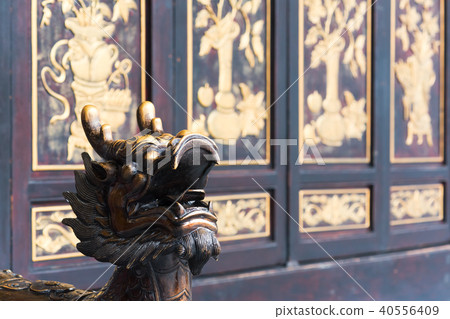 Bronze dragon statue in a buddhist monastery 40556409