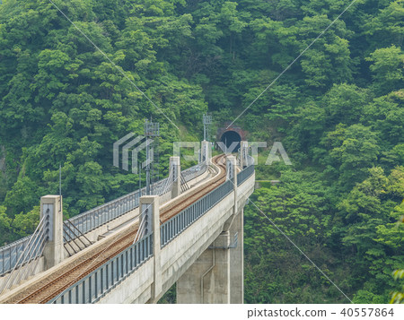 Superb view of the sky station surplus extra iron bridge Superb view of the sky station surplus extra iron bridge 40557864