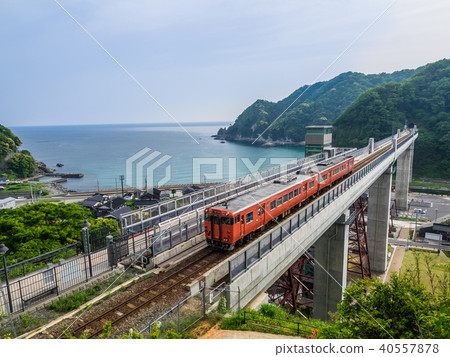 Superb view of the sky station surplus extra iron bridge Superb view of the sky station surplus extra iron bridge 40557878
