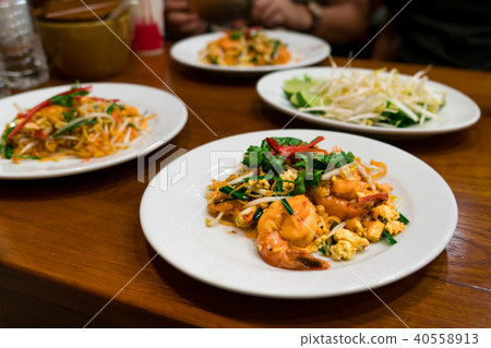 Thai food shrimp and noodle stir fried with eag 40558913