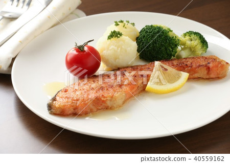 meuniere salmon 40559162