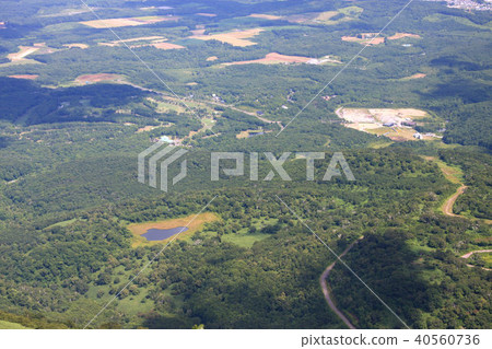 Kaganuma seen from Niseko Annupuri 40560736