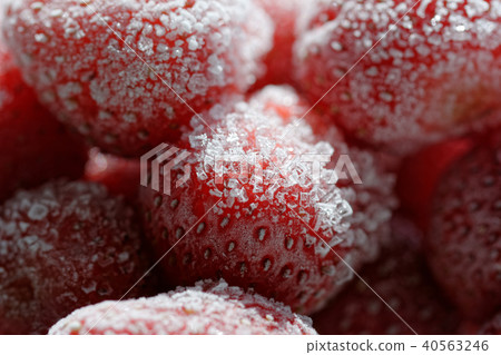 Close up frozen strawberries 40563246