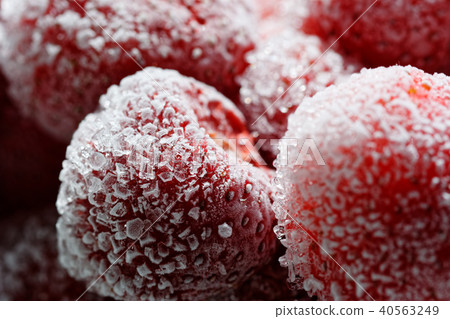 Close up frozen strawberries 40563249