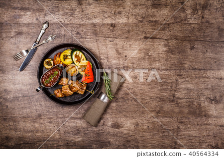 pork shish kebab with grilled vegetables  40564334