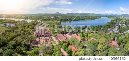 Huong river in Hue's Imperial City, Vietnam 40566162