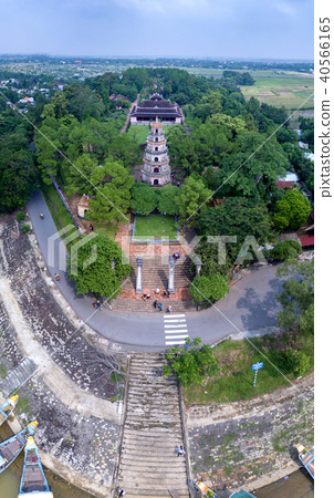 Huong river in Hue's Imperial City, Vietnam 40566165