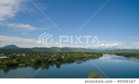 Huong river in Hue's Imperial City, Vietnam 40566167
