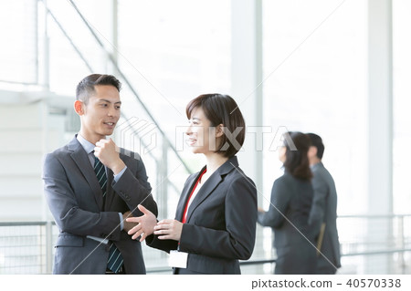 商人性別兩人企業場面辦公室場面 40570338