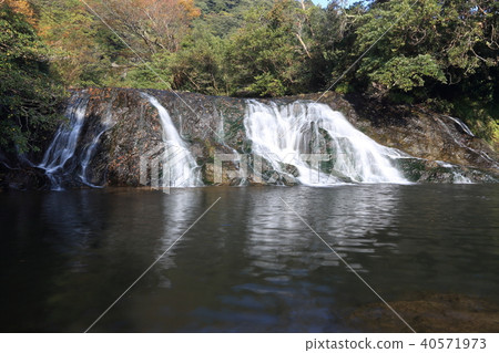 泉川瀑布 泉川瀑布 40571973
