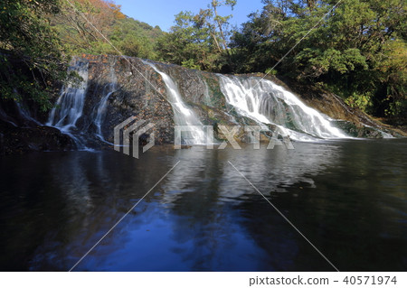 泉川瀑布 40571974