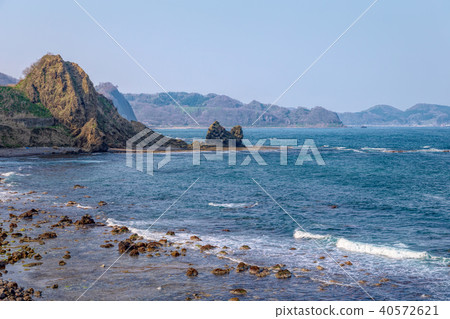 Tsugaru peninsula (April morning Sea of Japan) Tsugaru peninsula (April morning Sea of Japan) 40572621