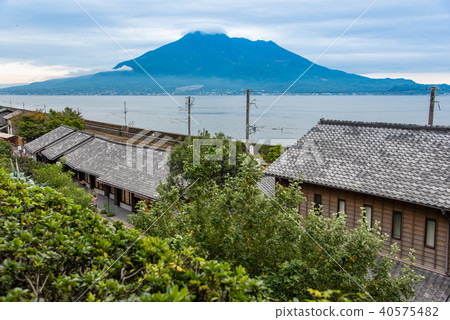 從鹿兒島秋天的森森花園看櫻島島日本幹線的軌道 40575482