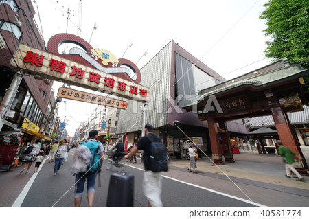 Tokyo cityscape in Japan Sugamo Jizodori Shopping Street (Togenuki Jizoson Main Entrance) 40581774
