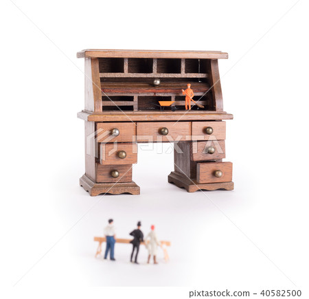 Small vintage desk - Clean desk policy Small vintage desk - Clean desk policy 40582500