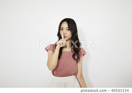 Female portrait Female portrait 40583154