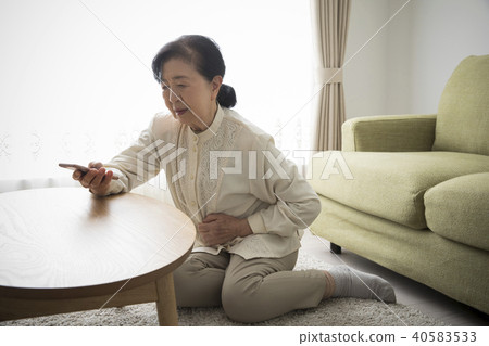 生病的高級女人 40583533