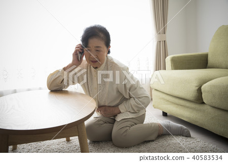 生病的高級女人 40583534