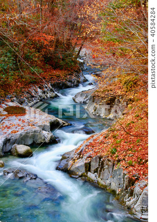 In the autumn Nakatsugawa Valley (Inawashiro-cho, Kitashiobara village) 40584284
