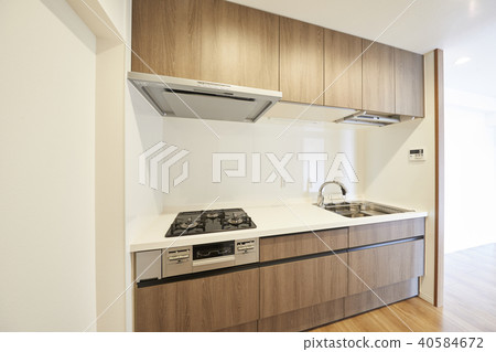 Residential kitchen image 40584672