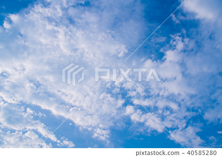 Sky and clouds in May (3: 2) 40585280