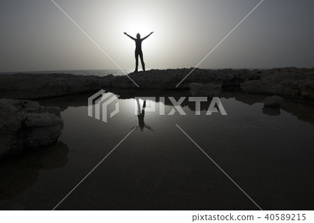 Delight of communicating with nature 40589215